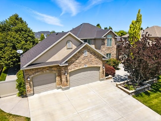 3072 W Current Creek Dr, South Jordan, UT 84095