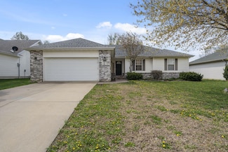 1745 S Fisk Ave, Springfield, MO 65802