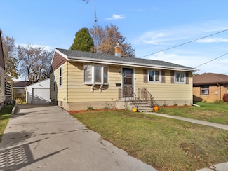 2608 Jackson St, Two Rivers, WI 54241
