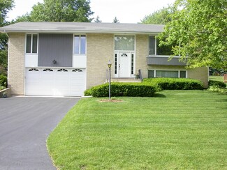 6826 W Golfview Ln, Palos Heights, IL 60463