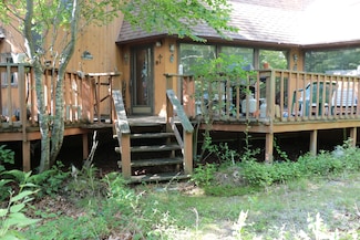 110R Bloomingdale Rd, Quaker Hill, CT 06375