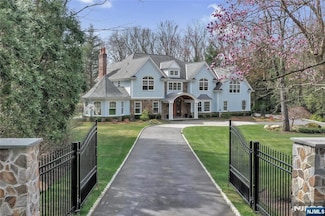 14 Sawmill Rd, Saddle River, NJ 07458
