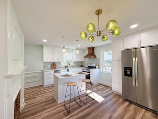 1202 W Beverley St, Staunton, VA 24401