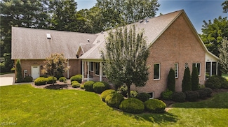 3908 River Rd, Vienna, WV 26105