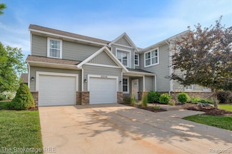 3040 Hamlet Cir, East Lansing, MI 48823