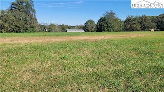 205 Canterbury Dr, North Wilkesboro, NC 28659