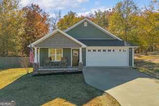 323 N Point Cir, Hartwell, GA 30643