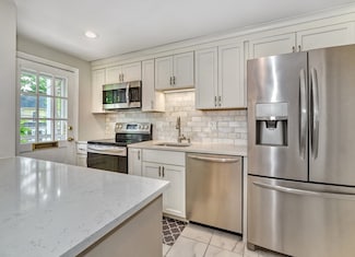 50 Lake St Unit B, Winchester, MA 01890