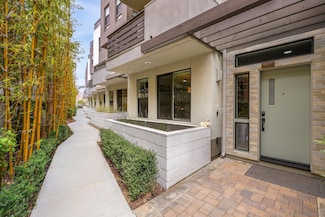 2515 State St, Carlsbad, CA 92008