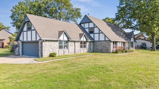 2015 Valley View Dr, Claremore, OK 74017