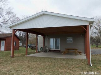 12577 Green Acres Dr, Lyndonville, NY 14098