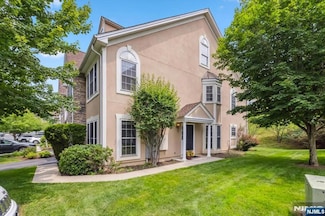 66 Spruce Ln, North Haledon, NJ 07508