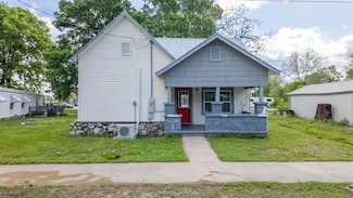102 Luyster St, Koshkonong, MO 65692