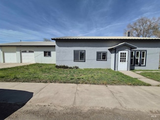 602 7th Ave W, Gooding, ID 83330