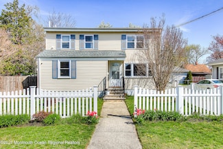 13 Passaic St, North Middletown, NJ 07748