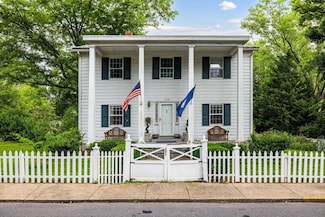 104 W College St, Bridgewater, VA 22812
