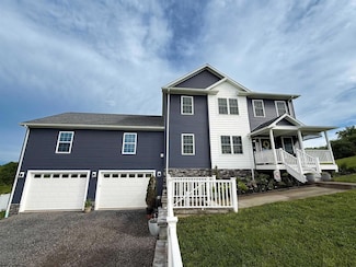 272 Hawthorne Dr, Buckhannon, WV 26201