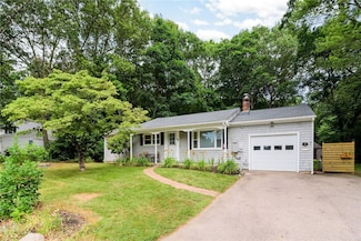 46 Stone Gate Dr, North Kingstown, RI 02852