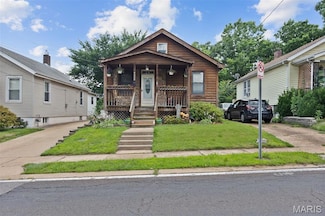 4932 Heege Rd, Saint Louis, MO 63123