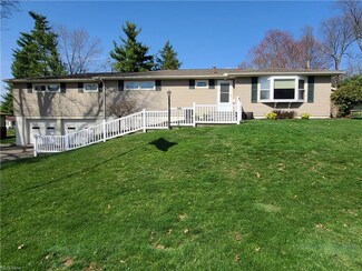 1813 Winding Dr, Coshocton, OH 43812