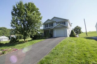 277 Park Terrace Ct, Bath, PA 18014