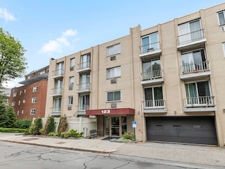 123 Sewall Ave Unit 3C, Brookline, MA 02446