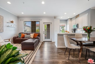 6020 Seabluff Dr Unit 321, Playa Vista, CA 90094