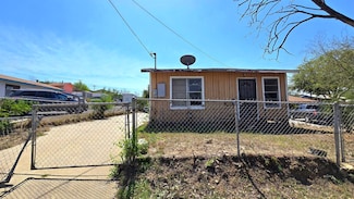 605 E Lyon St, Laredo, TX 78040