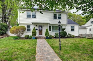 18 Bow St, Stoneham, MA 02180
