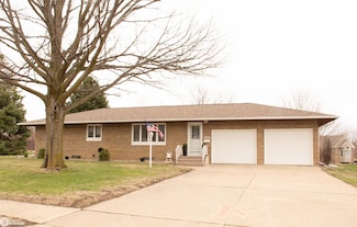 1848 N West St, Carroll, IA 51401