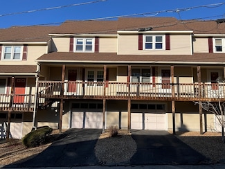 47 High St, Whitinsville, MA 01588