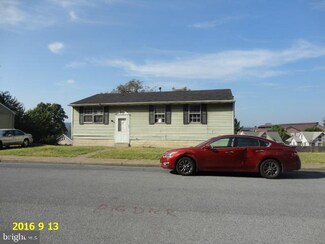 608 Saint Marys Dr, Steelton, PA 17113