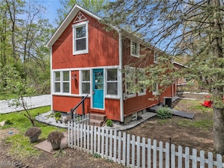 229 Flynn Ave, Akron, OH 44319