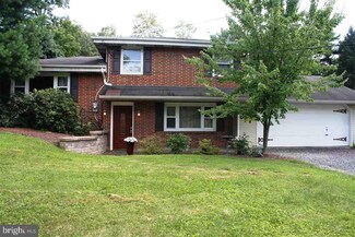 5135 Lake Dr, Harrisburg, PA 17112