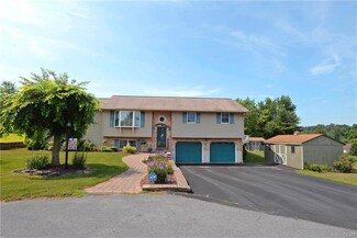 6875 Bruce Ln, Slatington, PA 18080