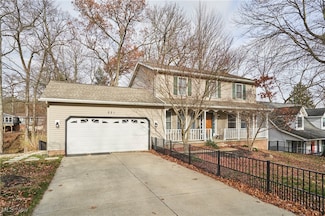 221 Lake Front Dr, Akron, OH 44319