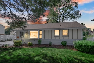 5613 W 84th Place, Burbank, IL 60459