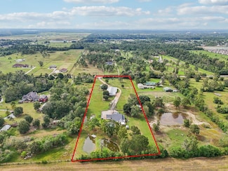 959 Kennings Rd, Crosby, TX 77532