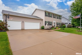 22 S Jacob Dr, Eldridge, IA 52748