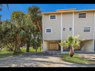 4001 Gulf Dr Unit 111, Holmes Beach, FL 34217