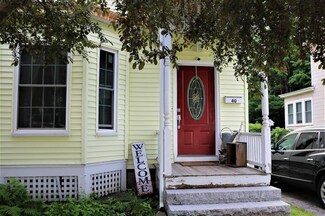 40 Oak St, Milford, NH 03055