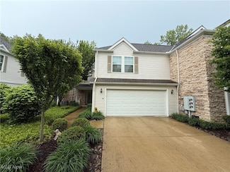 5616 S Greenway Ct Unit D, Cleveland, OH 44143