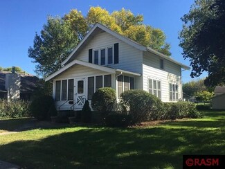 314 E 7th St, Blue Earth, MN 56013