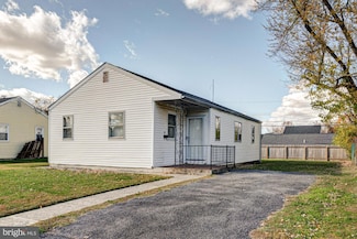 321 Bassett Ave, New Castle, DE 19720