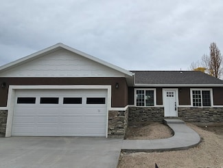 135 S 350 E, Huntington, UT 84528