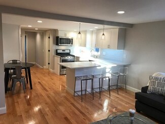 308 Hunnewell St Unit A, Needham Heights, MA 02494