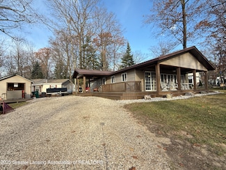 5230 Pointview Dr, Harrison, MI 48625