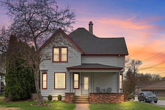 303 S Main St, Hartford, WI 53027