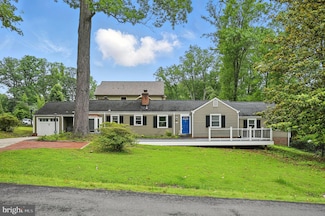 8536 Aponi Rd, Vienna, VA 22180