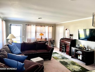 123 Torrey Pines Dr, Toms River, NJ 08757